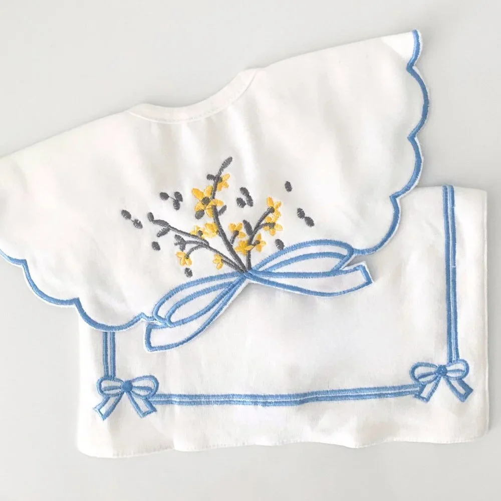NWT Lovely Boutique Embroidered Girls Baby Bibs Pretty Flowers & Bows Set of 2